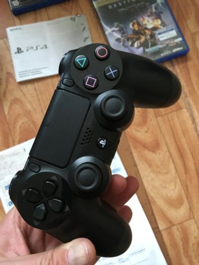 Лот: 8608467. Фото: 1. Sony PS4 500 гб + диск на ваш... Игровые приставки, консоли