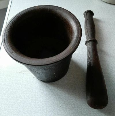 Лот: 16674592. Фото: 1. Ступка чугунная с пестиком. Жаровни, казаны