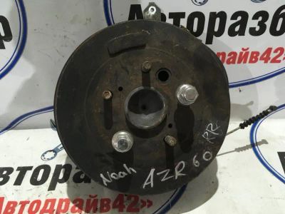 Лот: 21718660. Фото: 1. ступица Toyota Noah AZR60. Двигатель и элементы двигателя