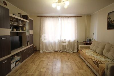 Лот: 21336055. Фото: 1. Продам 4-комн. кв. 82.6 кв.м... Квартиры, студии