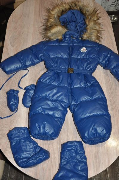 Лот: 8627036. Фото: 1. комбинезон Moncler. Верхняя одежда