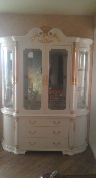 Лот: 10527583. Фото: 1. Продам буфет инкрустированный... Другое (мебель для гостиной)