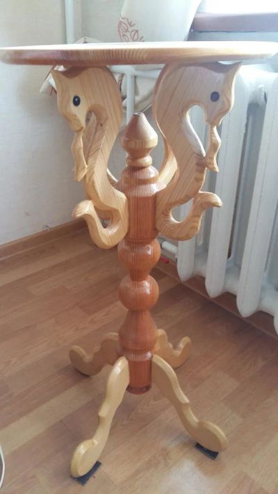 Лот: 10180535. Фото: 1. Столик деревянный резной. Другое (мебель для гостиной)