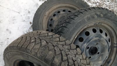 Лот: 12584647. Фото: 1. Шины на дисках R14 4x100 зимние... Шины на дисках