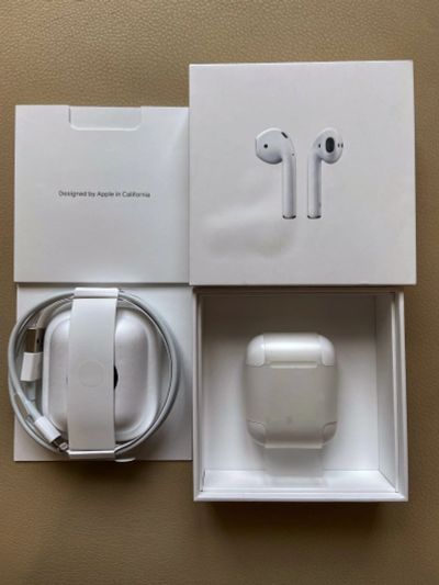 Лот: 17758523. Фото: 1. Airpods 2 Оригинал Идеальные. Красноярск