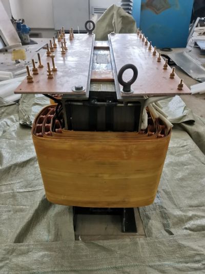 Лот: 17354514. Фото: 1. Пластинчатый трансформатор. Лабораторное оборудование, реактивы