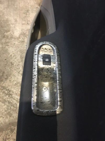 Лот: 21716974. Фото: 1. кнопка стеклоподъемника Renault... Двигатель и элементы двигателя