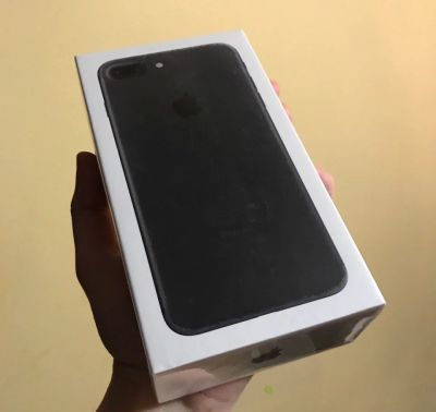 Лот: 9820882. Фото: 1. iPhone 7 plus 128GB black. Смартфоны