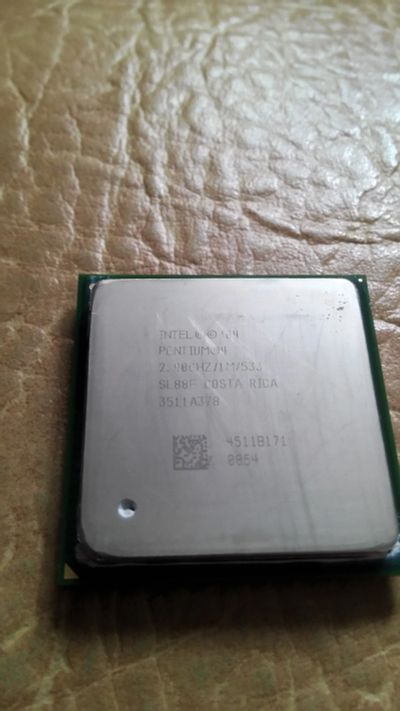 Лот: 11792449. Фото: 1. Процессор Pentium 4 2.4гц. Процессоры