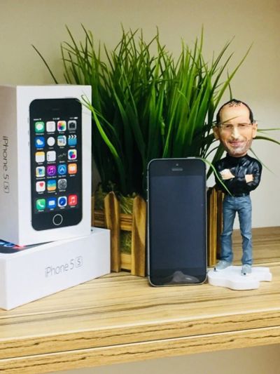 Лот: 11779003. Фото: 1. iPhone 5s 16Gb Space Gray. Смартфоны