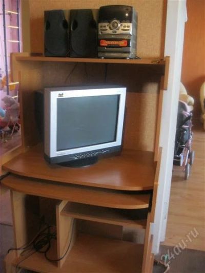 Лот: 2036905. Фото: 1. компьютерный стол. Столы, стулья, обеденные группы