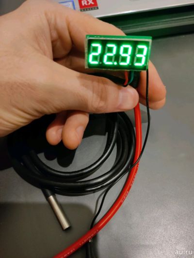 Лот: 15615615. Фото: 1. Термометр на основе DS18B20, зеленый... Микроконтроллеры