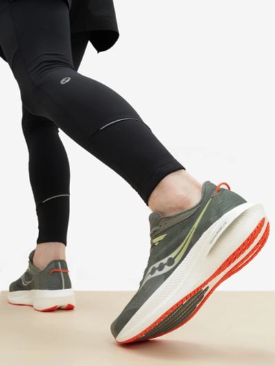 Лот: 24285178. Фото: 1. Кроссовки мужские Saucony Triumph... Кеды, кроссовки, слипоны