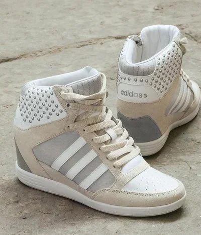 Лот: 9375981. Фото: 1. Кроссовки на платформе Adidas... Кеды, кроссовки, слипоны