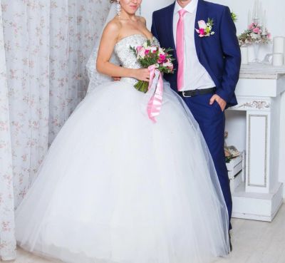 Лот: 8410860. Фото: 1. Свадебное платье 40-46 р-р. Платья