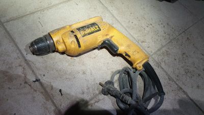 Лот: 17503971. Фото: 1. Дрель DeWALT D21008 550 Вт. Электроинструмент