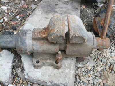 Лот: 11513038. Фото: 1. Тиски. Ручной инструмент