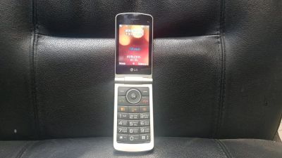 Лот: 14937794. Фото: 1. Мобильный телефон LG G360. Кнопочные мобильные телефоны
