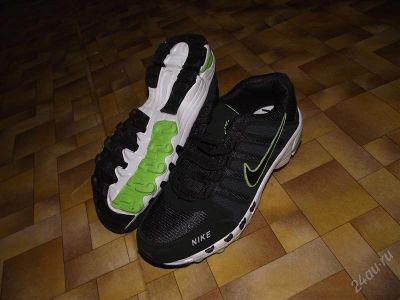 Лот: 1130696. Фото: 1. Nike цвет черный-зеленый,42-43р... Кеды, кроссовки, слипоны