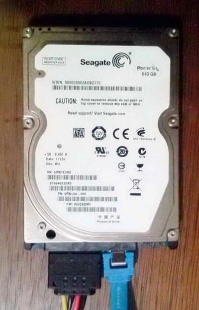 Лот: 9266974. Фото: 1. Seagate Momentus ST9640320AS полурабочий. Жёсткие диски