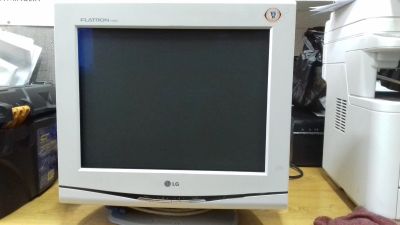 Лот: 12715768. Фото: 1. ЭЛТ - монитор LG Flatron F700B... ЭЛТ-мониторы