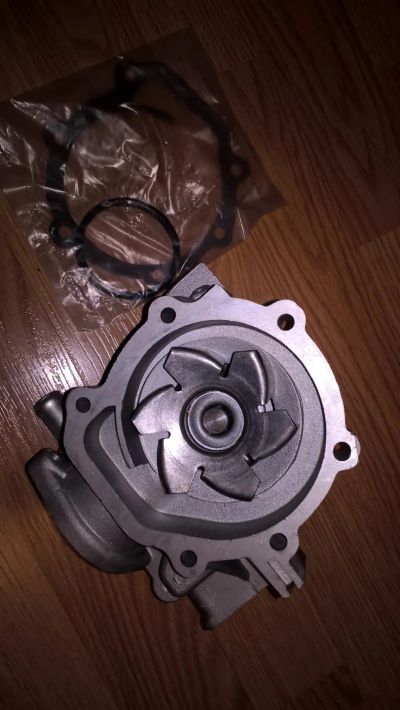 Лот: 9154588. Фото: 1. помпа Dolz s 205 Subaru. Двигатель и элементы двигателя
