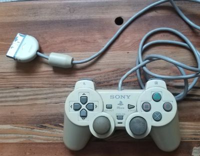 Лот: 25907372. Фото: 1. Уставший джойстик. Аксессуары для игровых приставок, консолей, геймпады