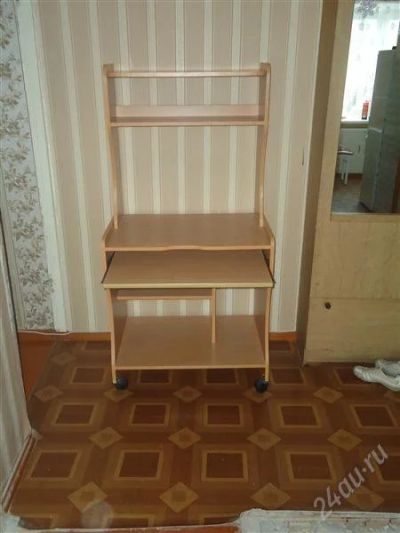Лот: 920918. Фото: 1. Компьютерный стол. Стойки и тумбы для аппаратуры