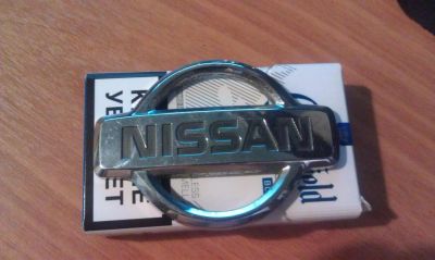 Лот: 6063793. Фото: 1. Шильдик Nissan. Кузов