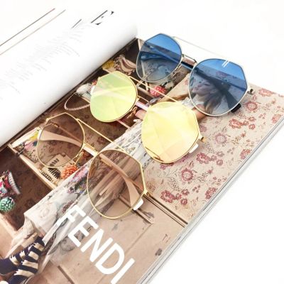 Лот: 9132506. Фото: 1. Солнцезащитные очки Fendi коллекция... Очки солнцезащитные