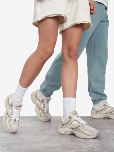 Лот: 25369850. Фото: 1. Кроссовки Reebok Premier Trinity... Кеды, кроссовки, слипоны