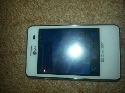 Лот: 5650476. Фото: 1. LG e 405. Смартфоны
