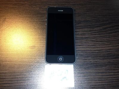 Лот: 4699641. Фото: 1. #42 Б/У iPhone 5 64GB черный состояние... Смартфоны