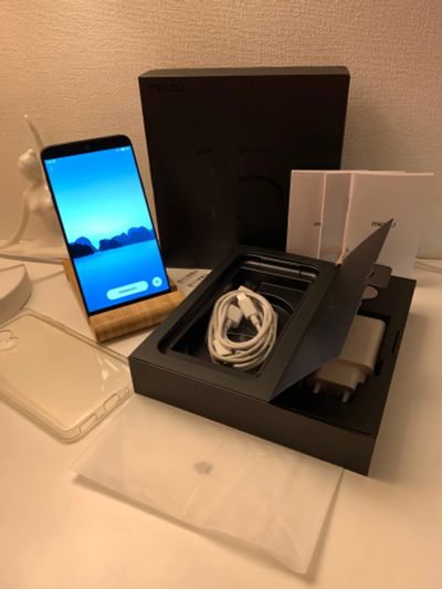 Лот: 19674407. Фото: 1. Meizu 15 lite 4/64, комплект. Смартфоны