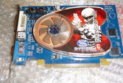 Лот: 2030814. Фото: 1. Видеокарта PCI-E 128 mb. Radeon... Видеокарты