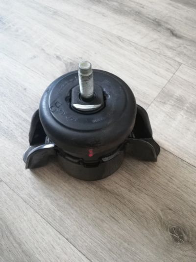 Лот: 17528403. Фото: 1. Опора двигателя Hyundai solaris... Двигатель и элементы двигателя