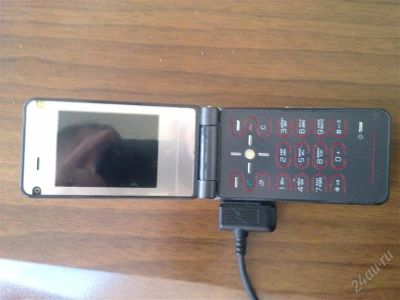 Лот: 1599244. Фото: 1. Sony Ericsson z770i (продажа или... Кнопочные мобильные телефоны