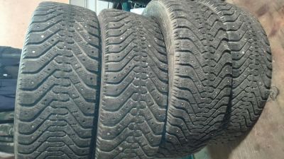 Лот: 6089604. Фото: 1. Зимние шины 215x65 R16 Goodyear... Шины