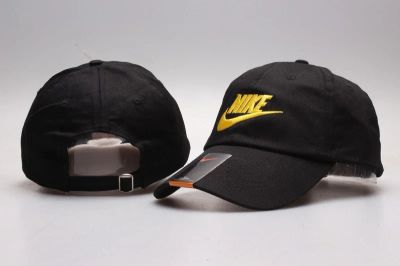 Лот: 9766036. Фото: 1. Бейсболки Nike Adidas. Головные уборы