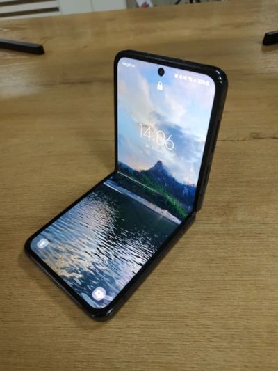 Лот: 20577430. Фото: 1. Смартфон Galaxy Z Flip 4 8/256. Смартфоны