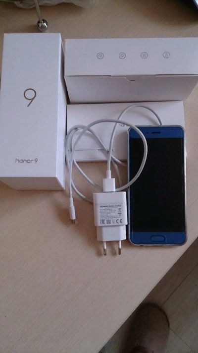 Лот: 10983623. Фото: 1. Huawei Honor 9 4/64. Смартфоны