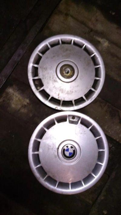 Лот: 7243965. Фото: 1. 2 колпака BMW 5, е-34. Колпаки