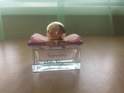 Лот: 8884773. Фото: 1. Salvatore Ferragamo Signorina. Женская парфюмерия