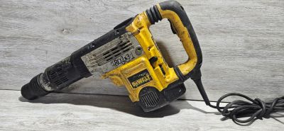Лот: 25090485. Фото: 1. Перфоратор dewalt D25762 (Ч). Электроинструмент