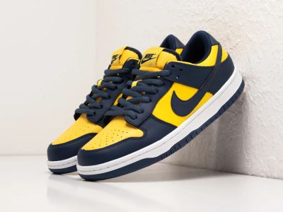 Лот: 20356415. Фото: 1. Кроссовки Nike SB Dunk Low. Кеды, кроссовки, слипоны