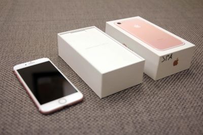 Лот: 14985428. Фото: 1. iPhone 7 128Gb Rose Gold MN952ZD... Смартфоны