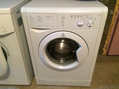 Лот: 5210508. Фото: 1. Машина-автомат Indesit WISL-102... Стиральные машины