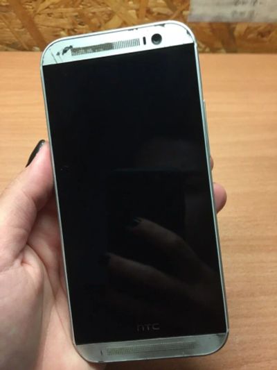 Лот: 12142625. Фото: 1. Смартфон HTC One M8 Dual Sim... Смартфоны