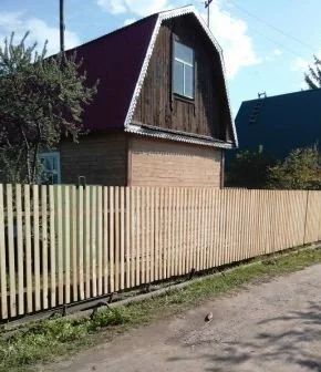 Лот: 9574091. Фото: 1. ЗАБоР ИЗ НЕСТРоГАНнОГО ШТАКеТНИКА... Ворота, заборы, шлагбаумы