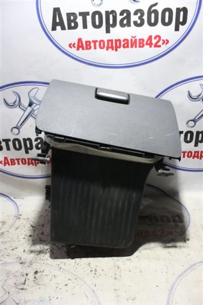 Лот: 21717756. Фото: 1. бардачок Ford Focus CB4. Двигатель и элементы двигателя